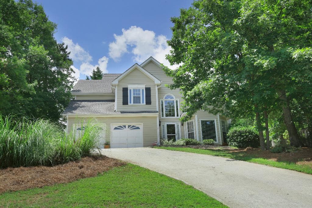 3 bedroom single family residence sold at 4840 Yorkshire Lane, Suwanee, GA 30024