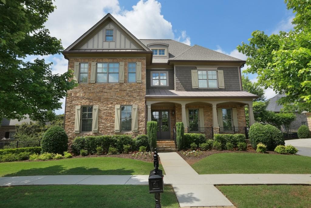 5 bedroom, 6,090 sq ft single family residence sold at 1130 Lunsford Circle, Alpharetta, GA 30004