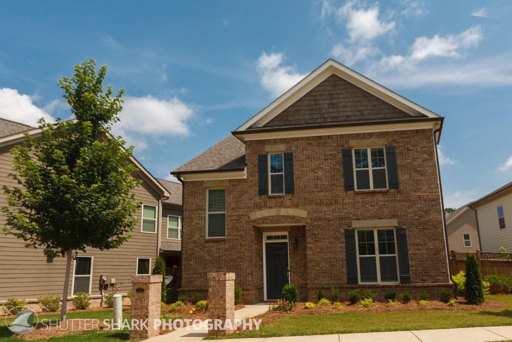4 bedroom, 2,588 sq ft single family residence sold at 713 Park Manor Drive, Smyrna, GA 30082