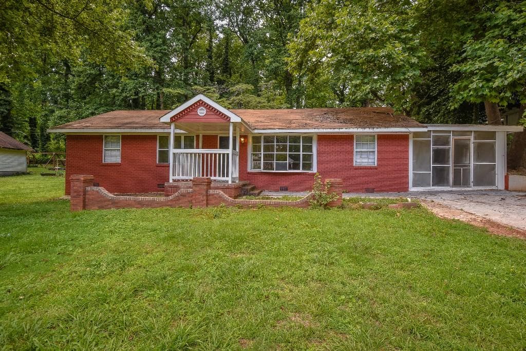 3 bedroom, 1,641 sq ft single family residence sold at 2520 Rolling View Drive, Smyrna, GA 30080