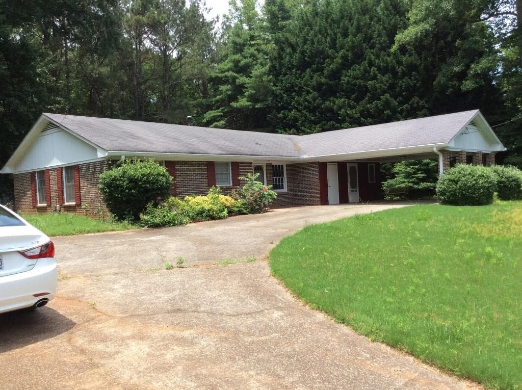 700 Mullinax Road, Alpharetta, GA 30004 — most recent listing photo