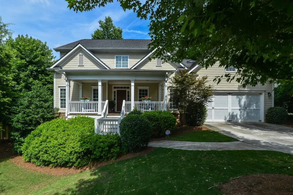 4 bedroom, 3,464 sq ft single family residence sold at 2185 Adams Drive, Atlanta, GA 30318