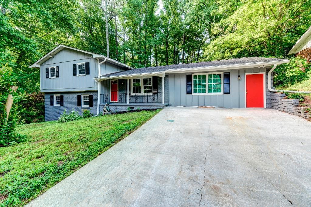 2831 Hollywood Drive, Decatur, GA 30033 — most recent listing photo