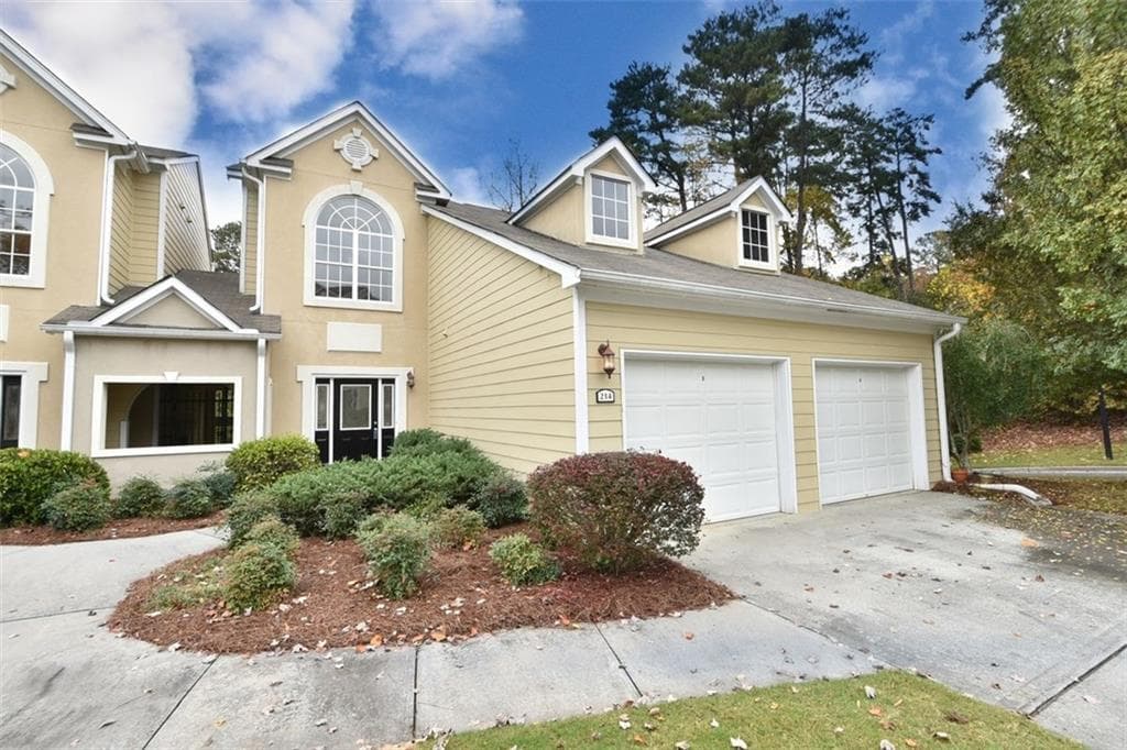 2 bedroom condominium sold at 2015 BARRETT LAKES Boulevard 204, Kennesaw, GA 30144