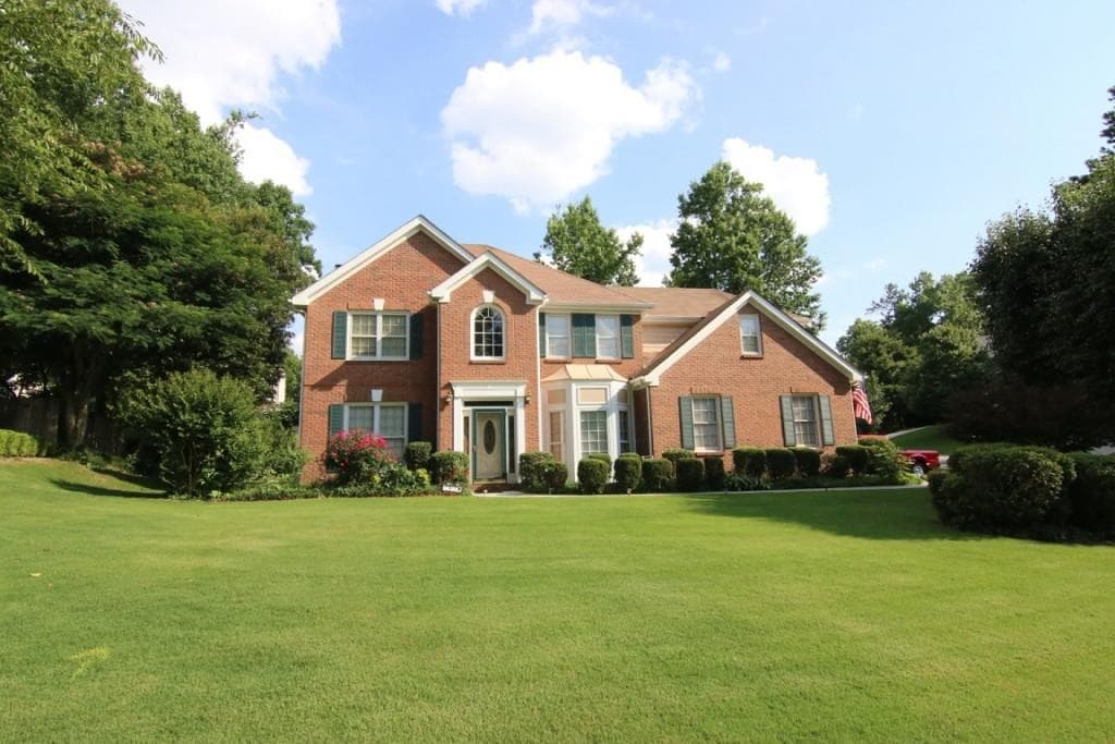 4 bedroom, 2,434 sq ft single family residence sold at 281 Shyrewood Drive, Lawrenceville, GA 30043