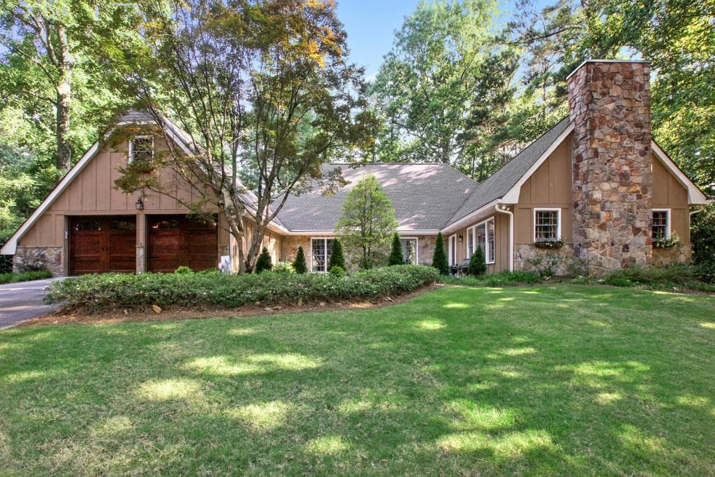 5 bedroom, 3,605 sq ft single family residence sold at 200 OLD COLLEGE Way, Sandy Springs, GA 30328