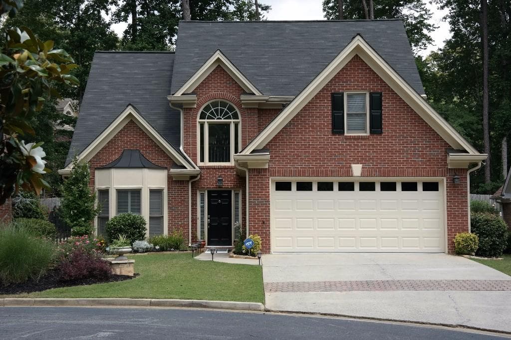 3 bedroom, 2,268 sq ft single family residence sold at 41 WESTFAIR Court, Atlanta, GA 30328