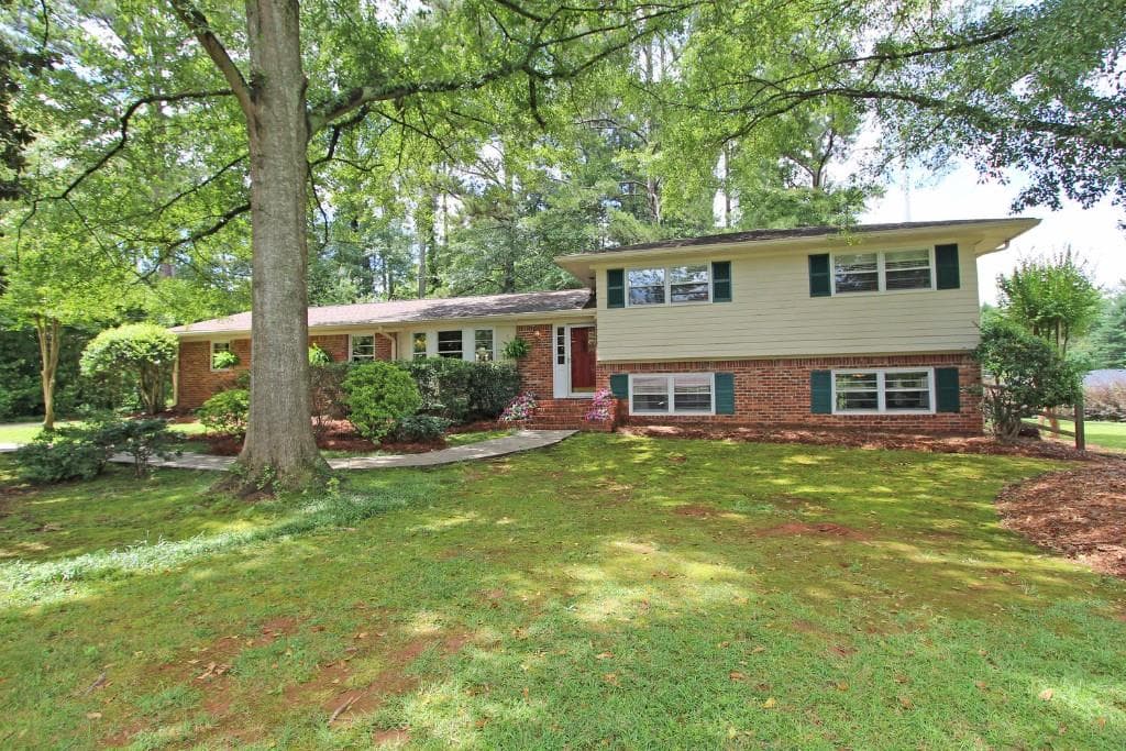 4 bedroom, 2,407 sq ft single family residence sold at 2216 SPRINGWOOD Drive, Decatur, GA 30033