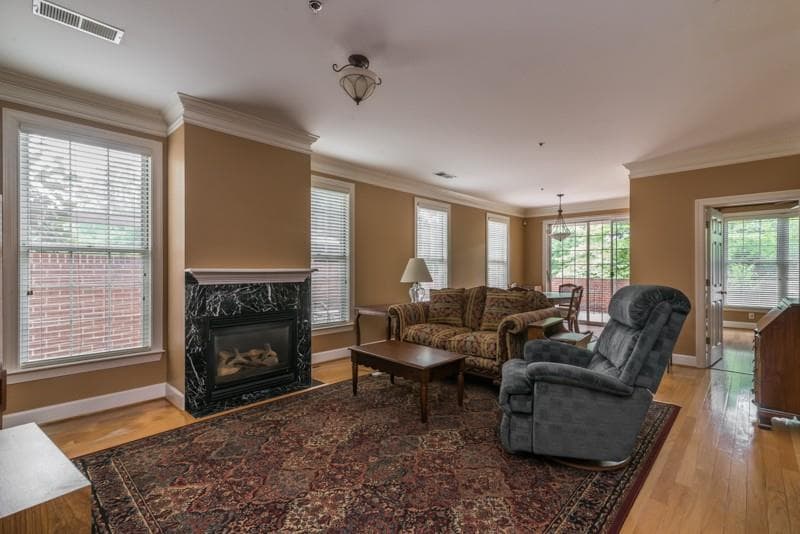 1 bedroom, 900 sq ft condominium sold at 3101 Howell Mill Road 107, Atlanta, GA 30327