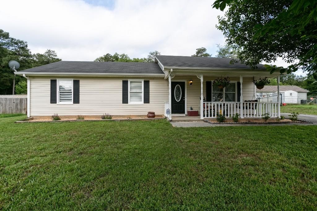 3 bedroom, 1,242 sq ft single family residence sold at 52 Echota Road, Cartersville, GA 30121