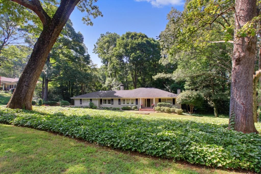 5 bedroom, 2,988 sq ft single family residence sold at 1026 Coronado Drive, Atlanta, GA 30327
