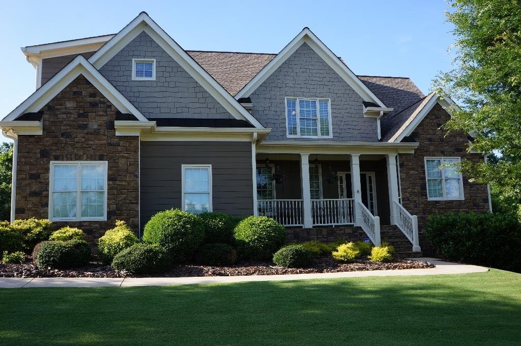 3 bedroom, 3,700 sq ft single family residence sold at 107 Autumn Glen Drive, Woodstock, GA 30188