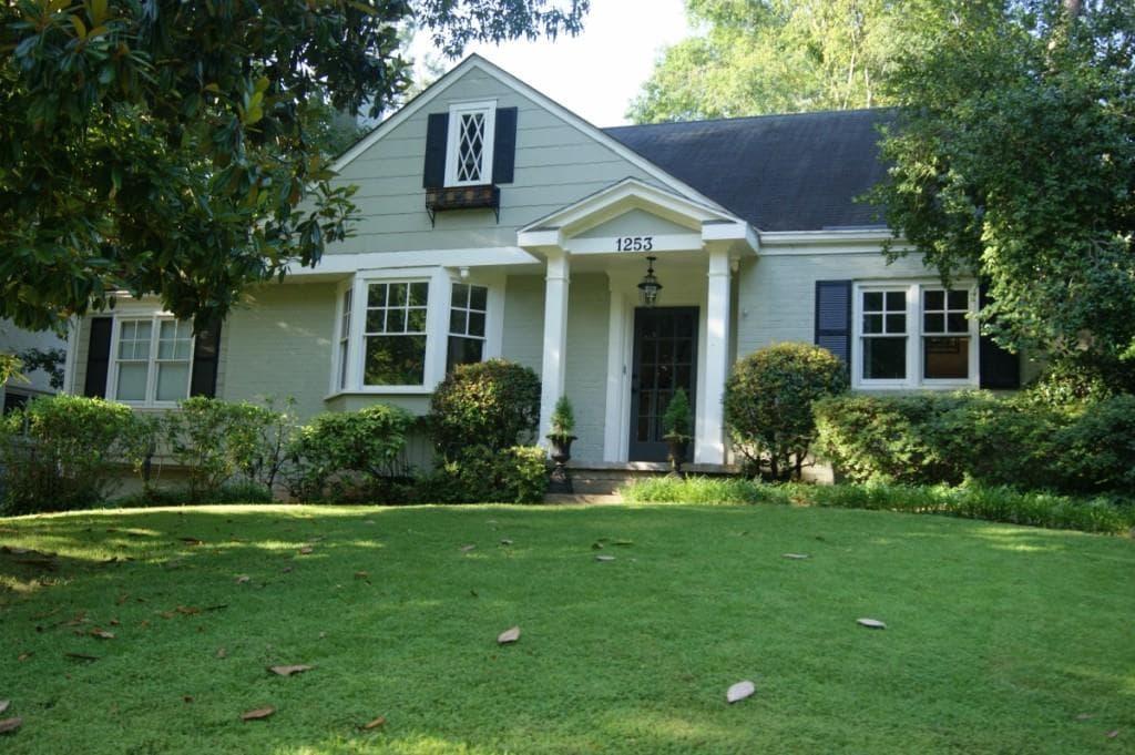 3 bedroom, 2,178 sq ft single family residence sold at 1253 Zimmer Drive, Atlanta, GA 30306