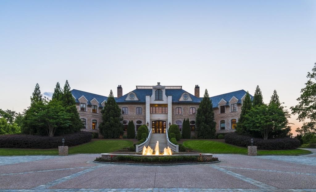 7 bedroom, 34,688 sq ft single family residence sold at 4110 Paces Ferry Road, Atlanta, GA 30327