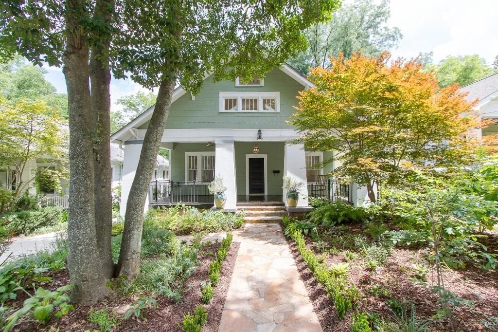 4 bedroom, 3,382 sq ft single family residence sold at 930 Drewry Street, Atlanta, GA 30306