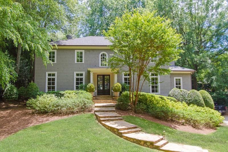 5 bedroom, 4,542 sq ft single family residence sold at 2835 Dover Road, Atlanta, GA 30327