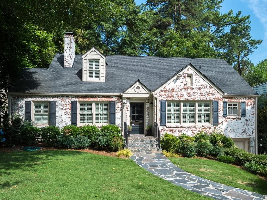 3 bedroom, 1,886 sq ft single family residence sold at 3150 Peachtree Drive, Atlanta, GA 30305