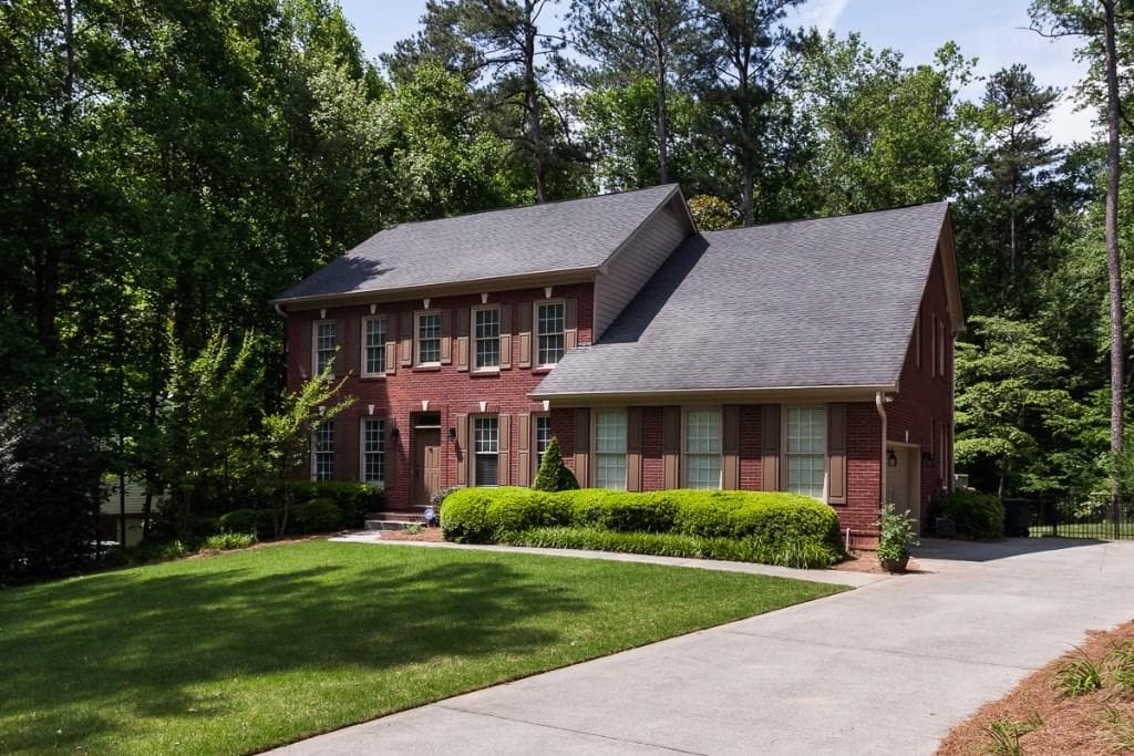 5 bedroom single family residence sold at 640 W Northway Lane, Atlanta, GA 30342