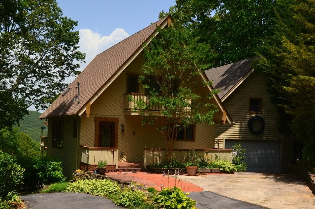 3 bedroom single family residence sold at 205 Matterhorn Drive, Sautee Nacoochee, GA 30571