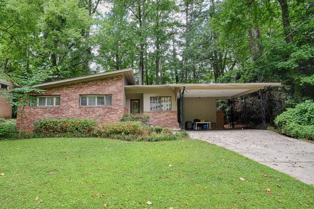 4 bedroom, 2,595 sq ft single family residence sold at 758 Briar Park Court, Atlanta, GA 30306