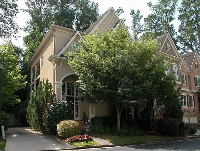 3 bedroom, 3,563 sq ft townhouse sold at 1922 Saxon Valley Circle, Atlanta, GA 30319