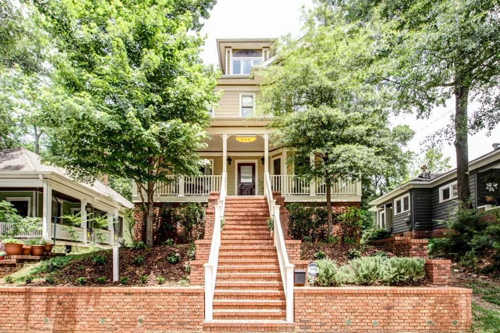 5 bedroom, 3,518 sq ft single family residence sold at 406 Grant Park Place, Atlanta, GA 30315