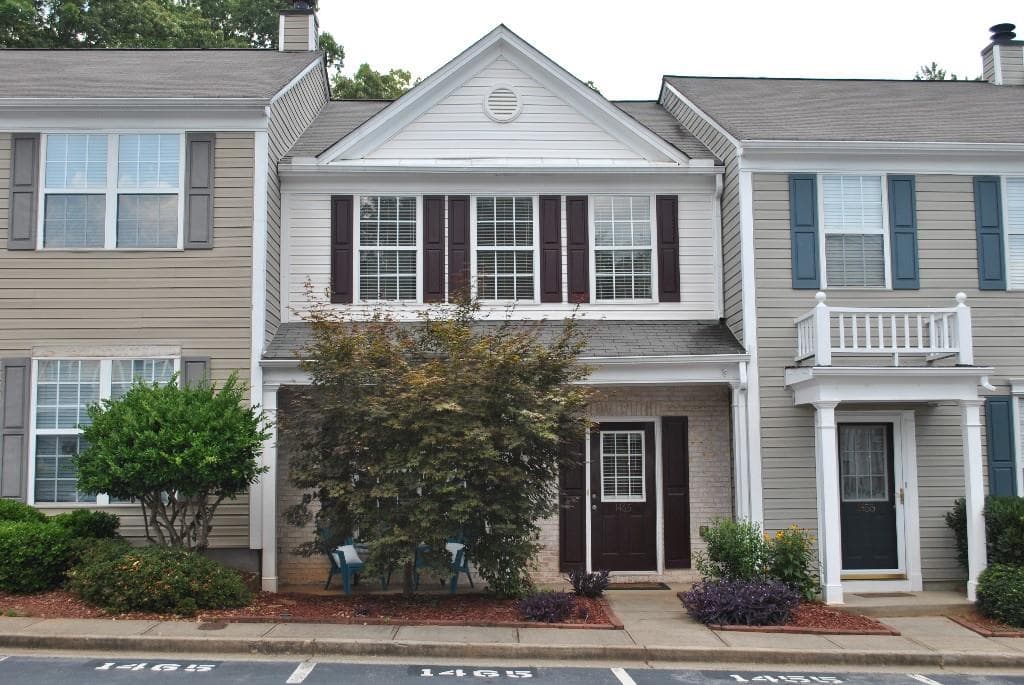 2 bedroom, 1,218 sq ft townhouse sold at 1465 Kilmington Court 1465, Alpharetta, GA 30009