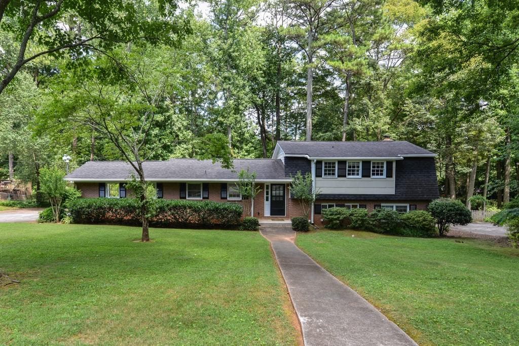 4 bedroom, 2,304 sq ft single family residence sold at 2903 Umberland Drive, Atlanta, GA 30340