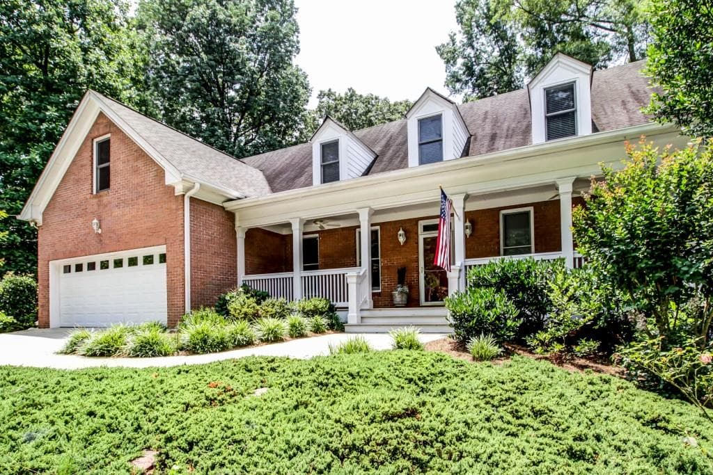 2939 Sandra Lane, Decatur, GA 30033 — most recent listing photo