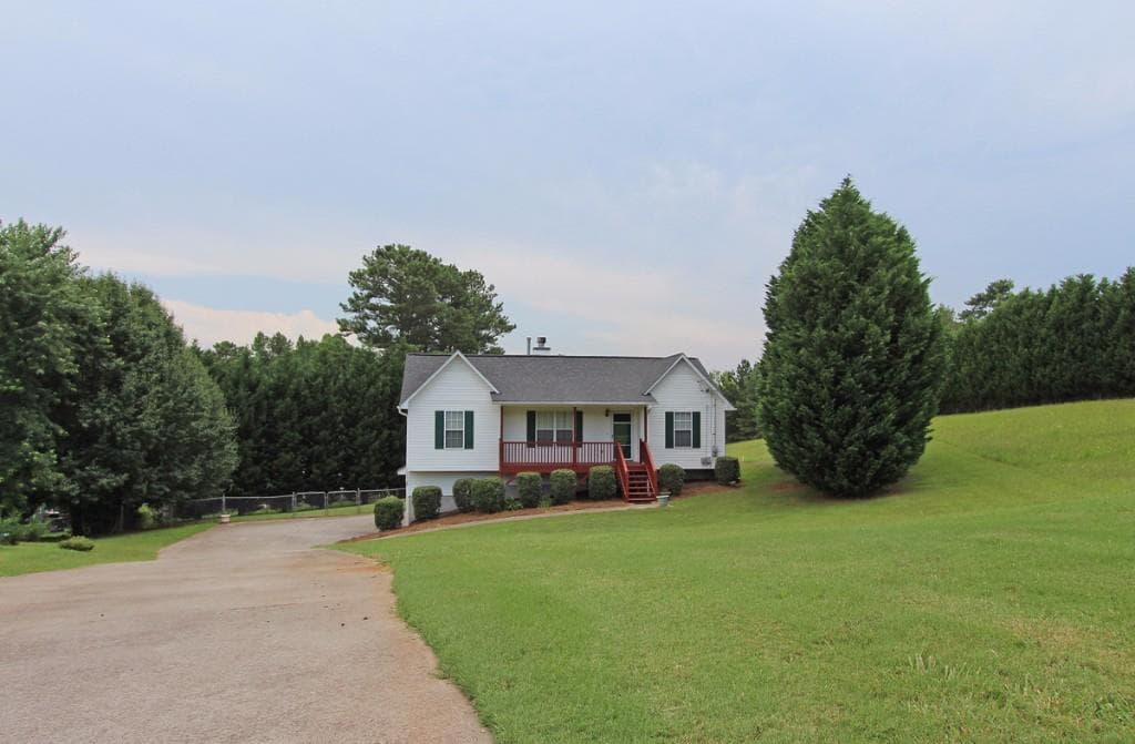 4 WHITE PINES Drive, Dallas, GA 30157 — most recent listing photo