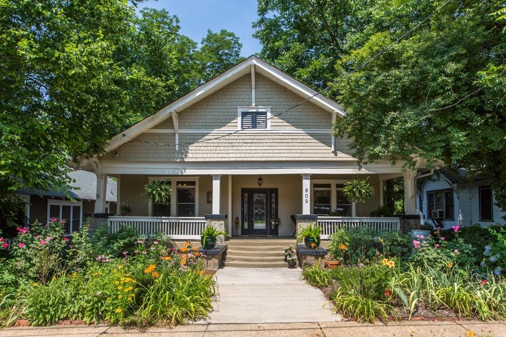 3 bedroom, 1,769 sq ft single family residence sold at 809 Essie Avenue, Atlanta, GA 30316