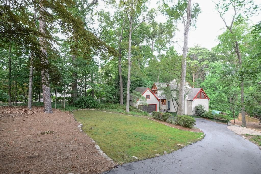 4 bedroom, 3,343 sq ft single family residence sold at 4151 Harris Trail, Atlanta, GA 30327