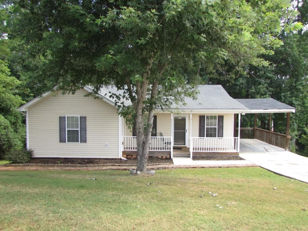3 bedroom, 1,256 sq ft single family residence sold at 573 Elrod Avenue, Jefferson, GA 30549