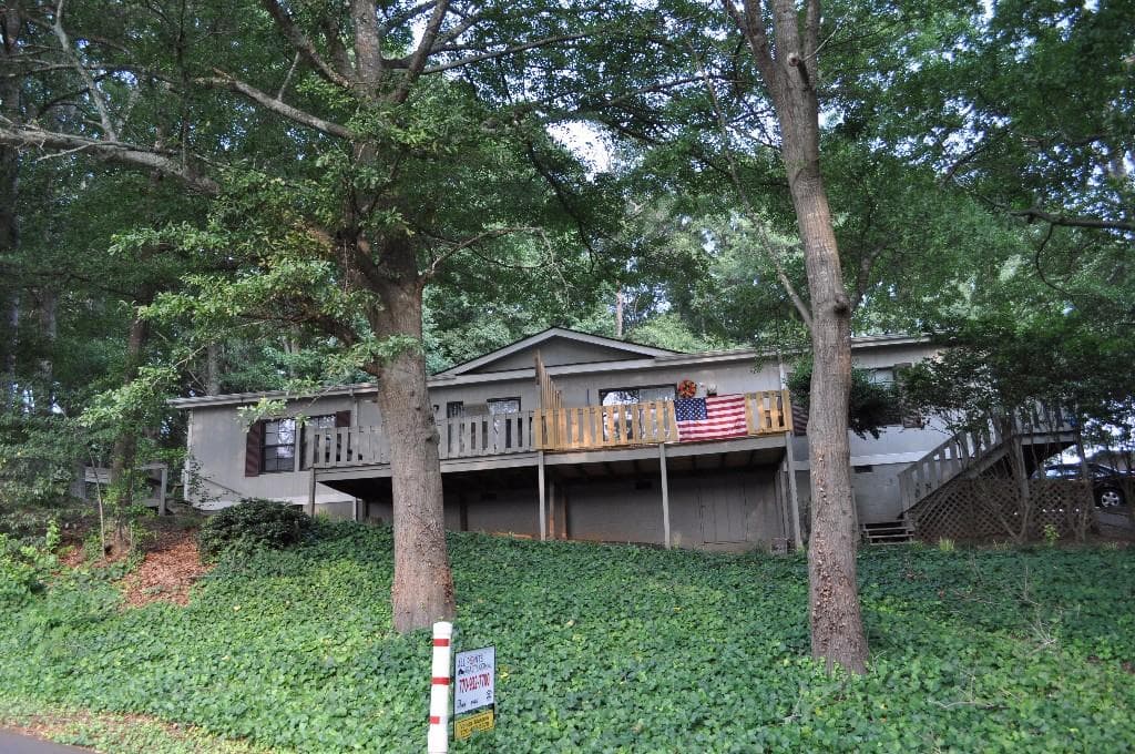 duplex sold at 6191 Gainesville Street, Flowery Branch, GA 30542