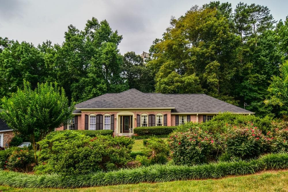 3 bedroom, 1,952 sq ft single family residence sold at 5552 N Peachtree Road, Dunwoody, GA 30338