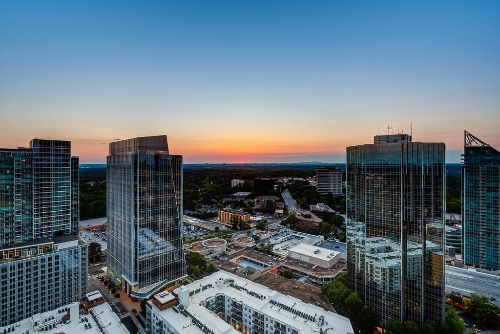 2 bedroom, 1,223 sq ft condominium sold at 3324 Peachtree Road 2118, Atlanta, GA 30326