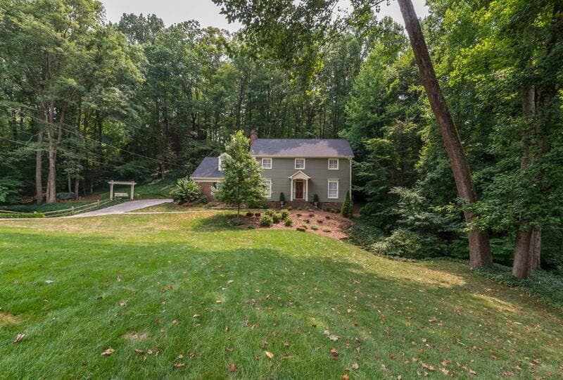 4 bedroom single family residence sold at 325 Hunters Glen Court, Sandy Springs, GA 30328