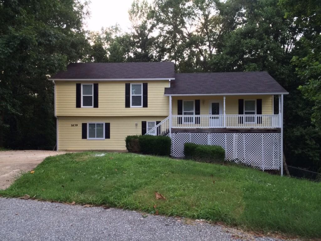 4 bedroom single family residence sold at 1639 River Trace, Auburn, GA 30011