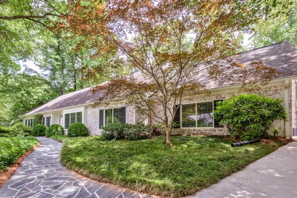 5 bedroom, 5,475 sq ft single family residence sold at 4637 Tall Pines Drive, Atlanta, GA 30327