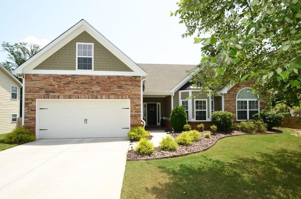 4 bedroom, 2,714 sq ft single family residence sold at 6204 Cove Creek Drive, Flowery Branch, GA 30542
