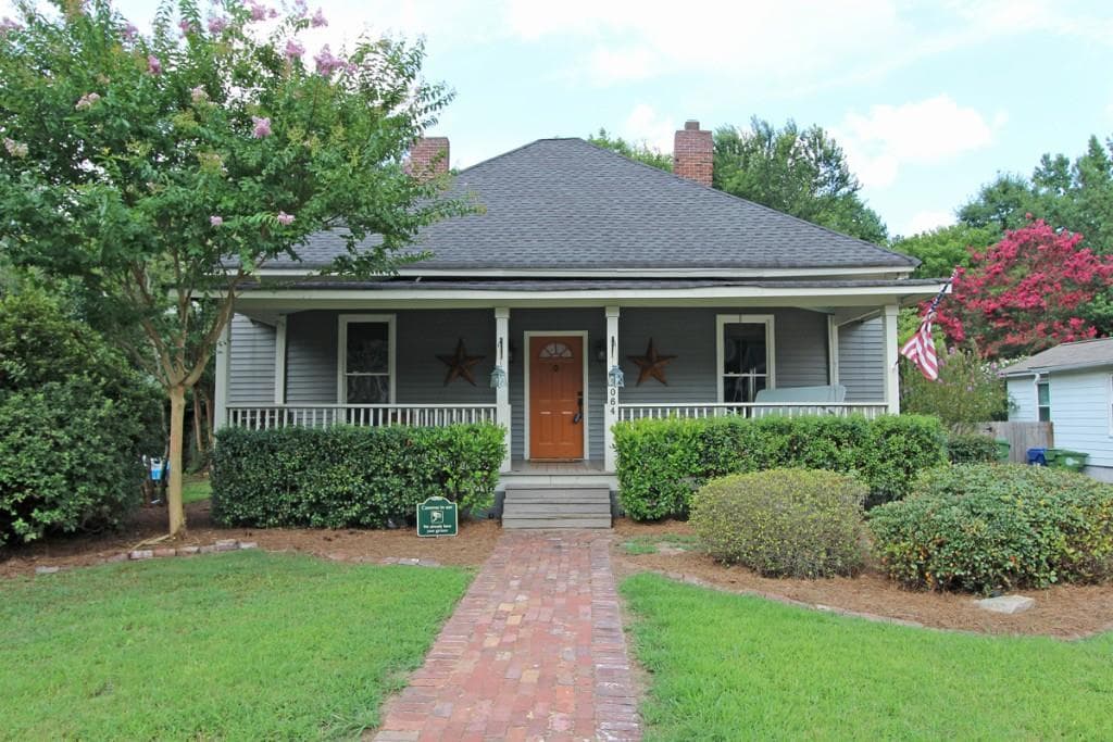 3 bedroom, 1,610 sq ft single family residence sold at 2064 Butler Way, Atlanta, GA 30318