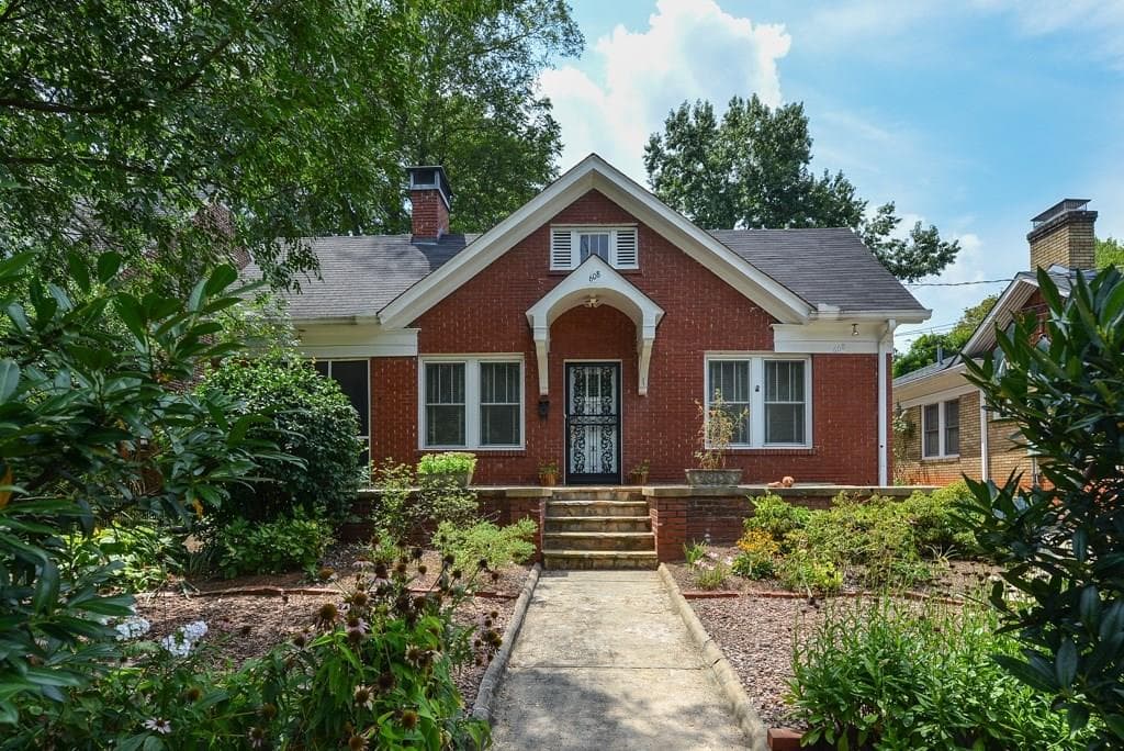 3 bedroom, 1,590 sq ft single family residence sold at 608 Hardendorf Avenue, Atlanta, GA 30307