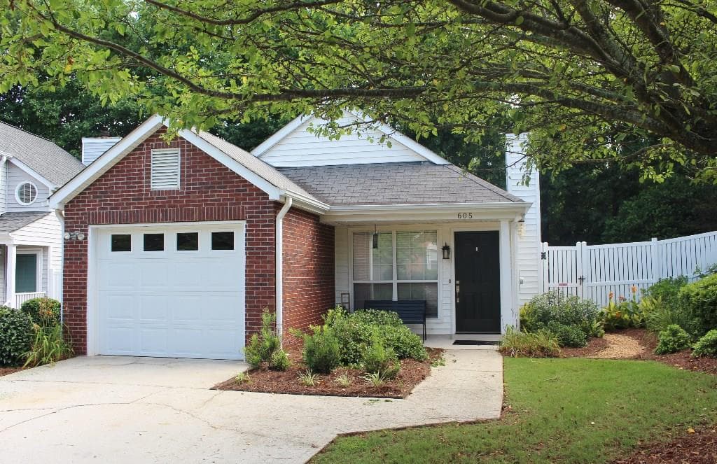 2 bedroom, 912 sq ft single family residence sold at 605 CROSSBRIDGE Alley, Alpharetta, GA 30022
