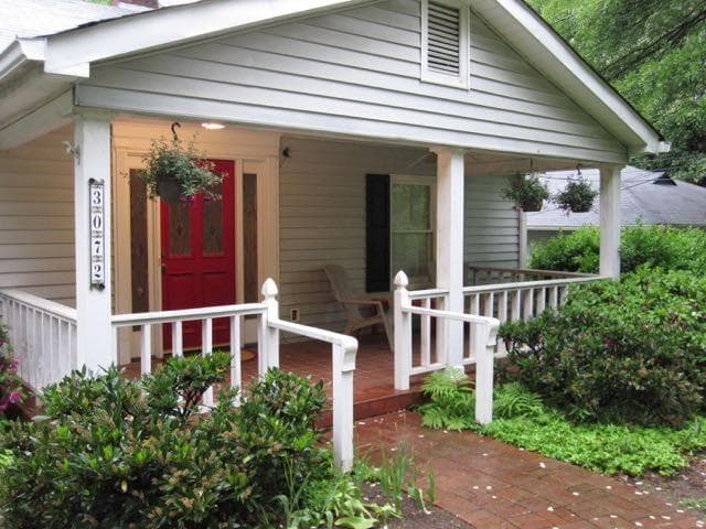 3 bedroom single family residence sold at 3072 Saint Annes Lane, Atlanta, GA 30327
