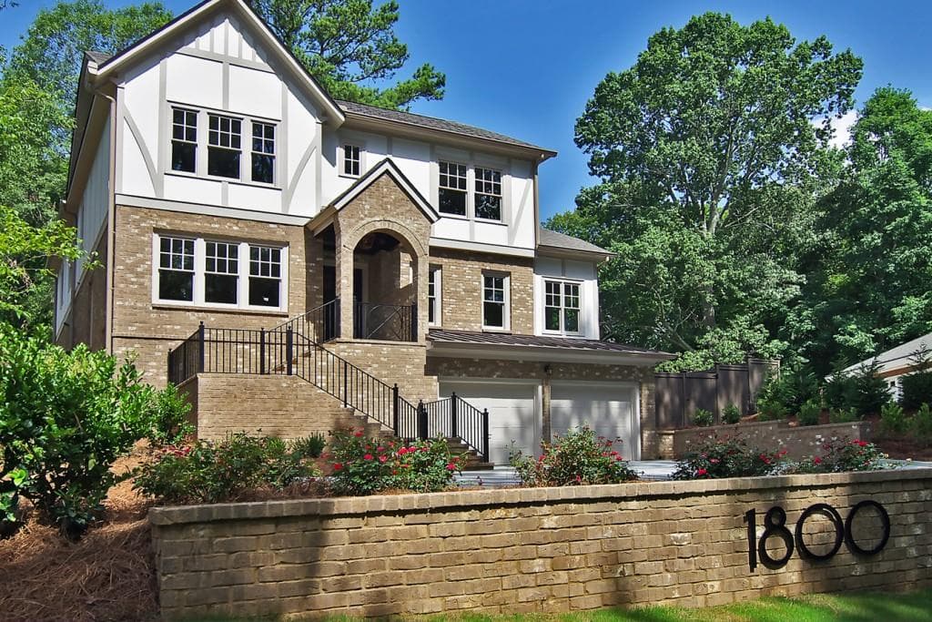 5 bedroom, 4,867 sq ft single family residence sold at 1800 Lenox Road, Atlanta, GA 30306