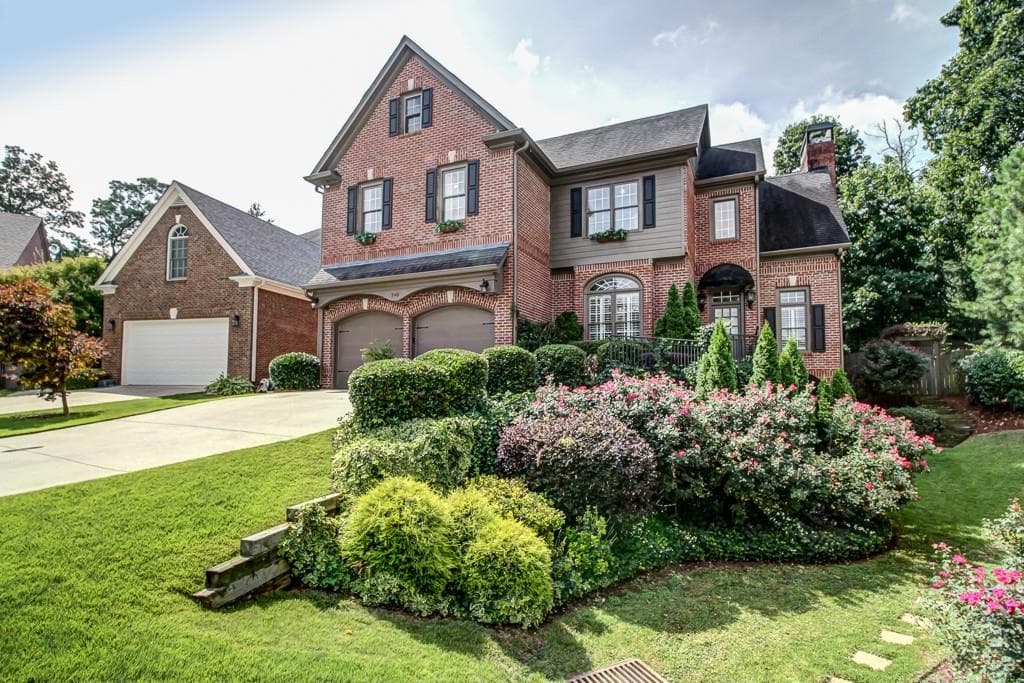 4 bedroom, 2,888 sq ft single family residence sold at 240 Fieldsborn Court, Atlanta, GA 30328