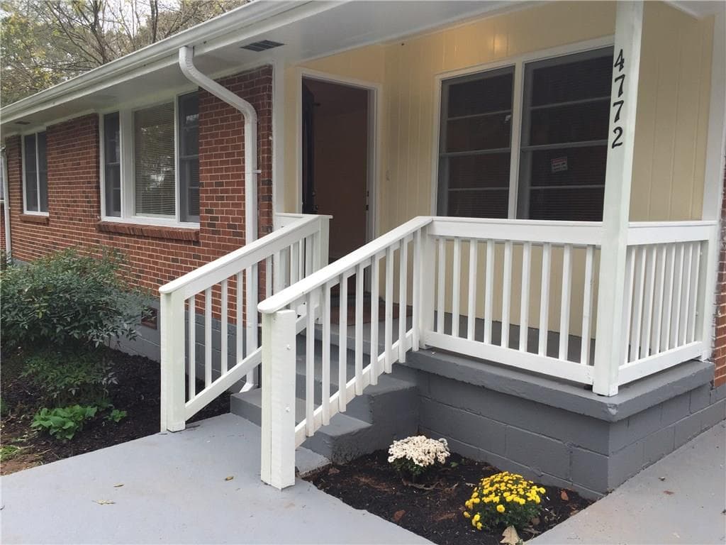 3 bedroom, 1,258 sq ft single family residence sold at 4772 Glenwood Road, Decatur, GA 30035