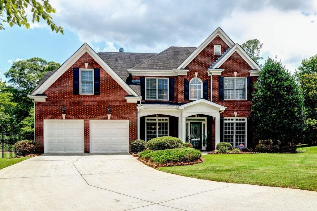 4 bedroom, 2,603 sq ft single family residence sold at 2335 Oakshire Court, Decatur, GA 30033