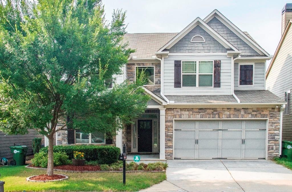 5 bedroom, 3,259 sq ft single family residence sold at 2062 Village Crest Drive, Atlanta, GA 30318