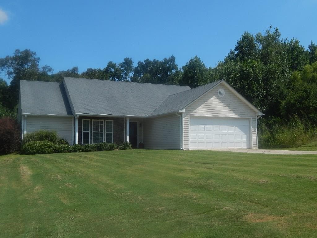 3 bedroom single family residence sold at 202 Beacon Drive, Maysville, GA 30558